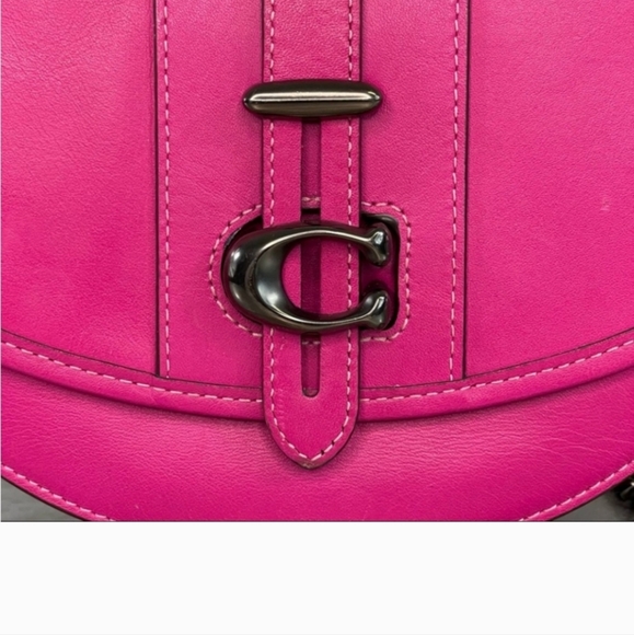 Coach, pink, glove tanned leather, with black gunmetal hardware. - Picture 11 of 13